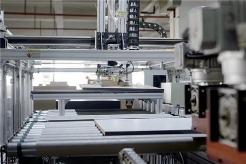 定制家具生產(chǎn)線與鐘表銷(xiāo)售的綜合布局策略